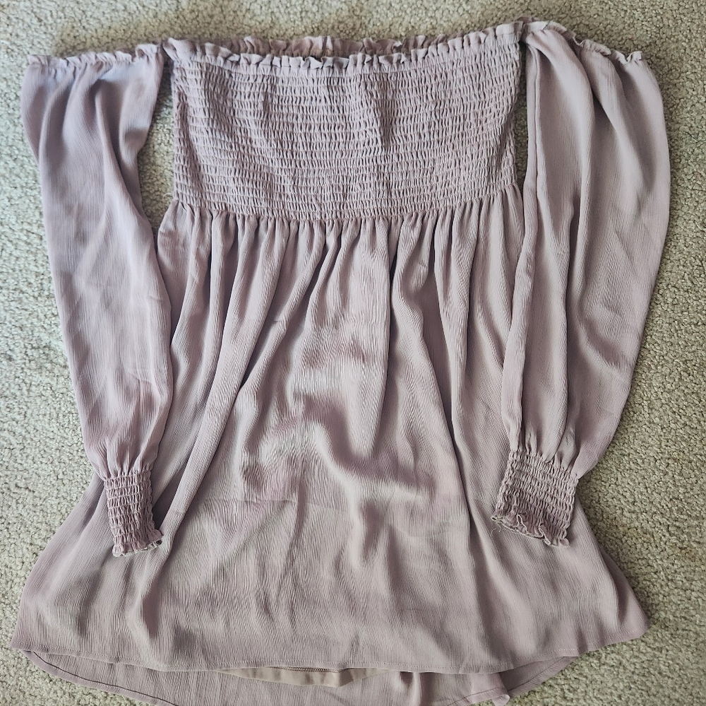 Forever 21 Off-Shoulder Dress Blouse in Light Purple/mauve